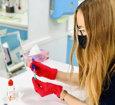 Kontaktné šošovky a koronavirus